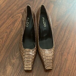 Aldo Square Toe Brown Snakeskin Pump 37